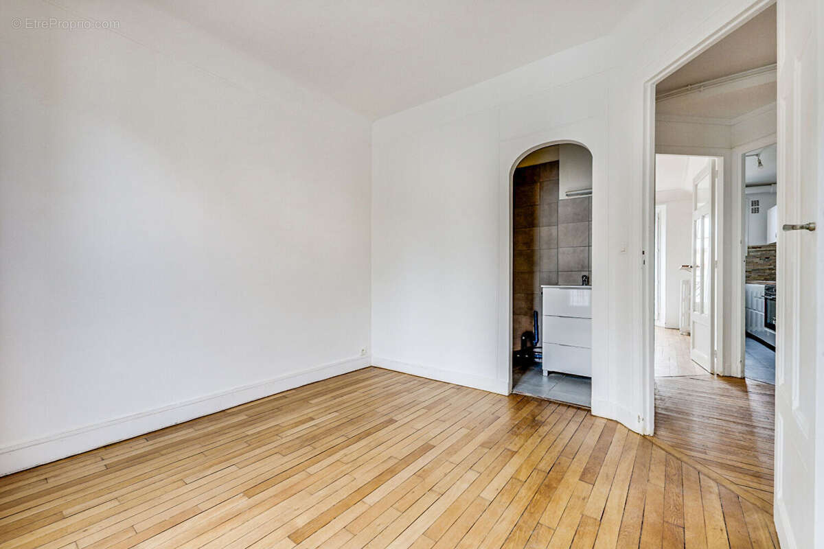 Appartement à PARIS-14E
