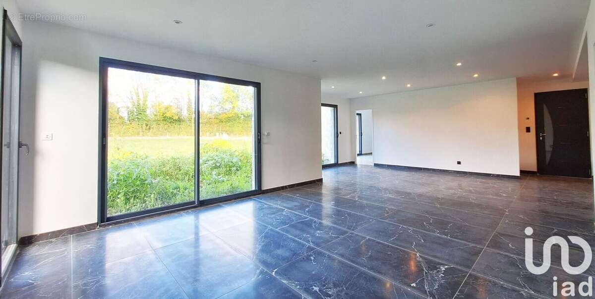 Photo 4 - Maison à BUCHY