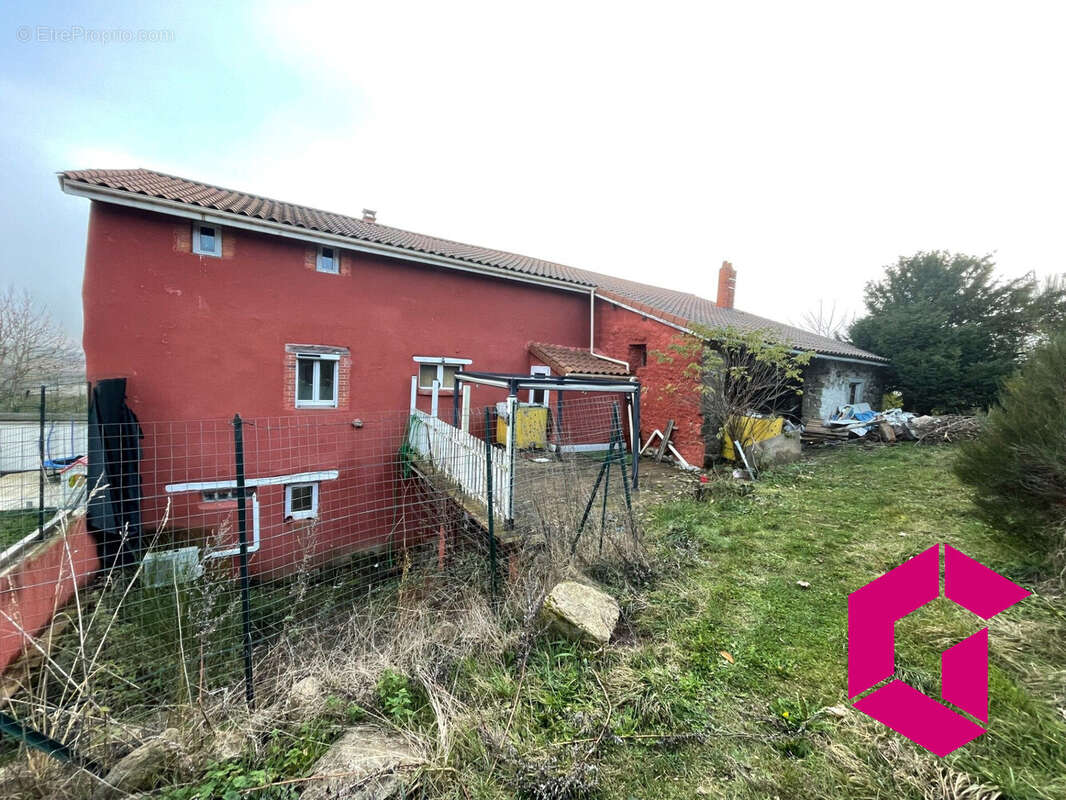 Appartement à FIX-SAINT-GENEYS