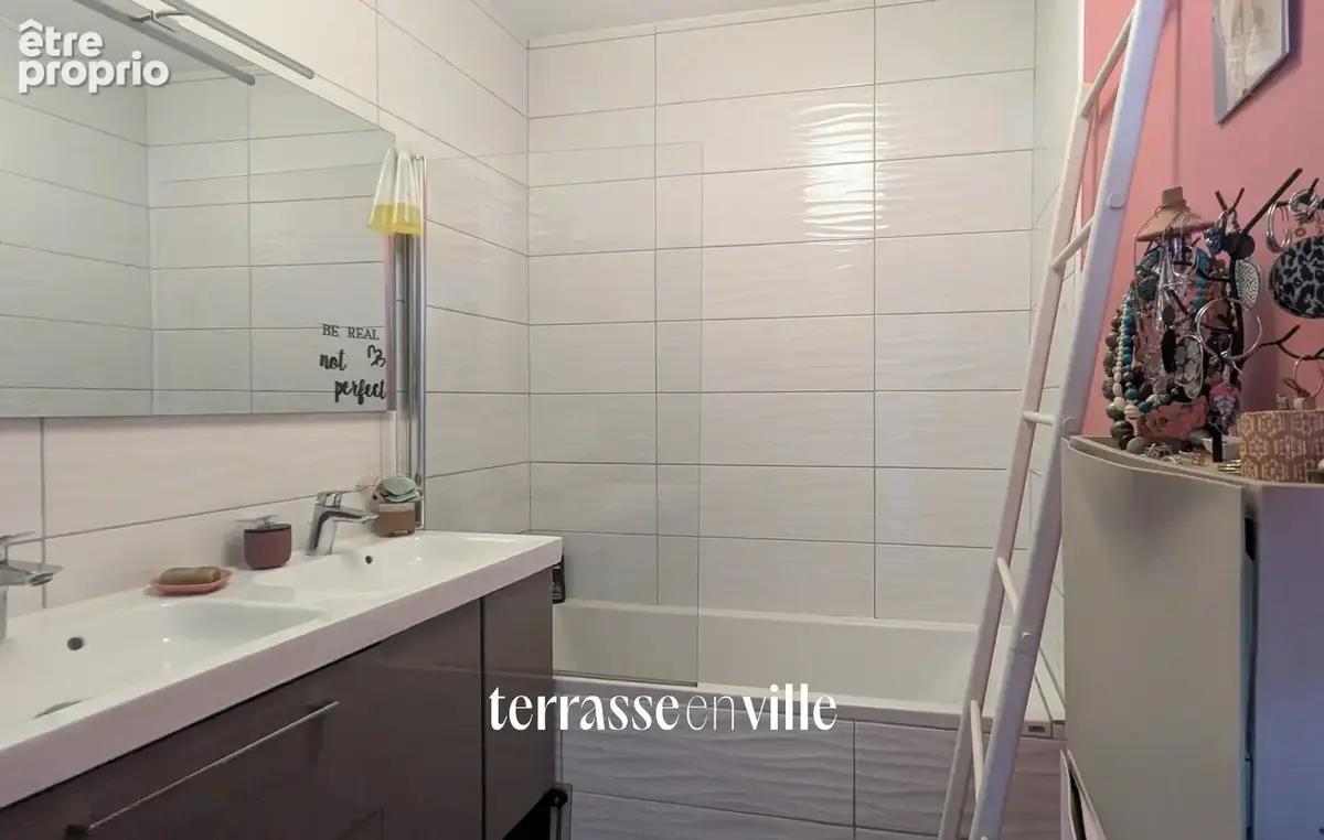 La ciotat - centre-ville - appartement de caractere  - vue 3 secs et crêtes- calme - parking - 399 000 € - photo 13
