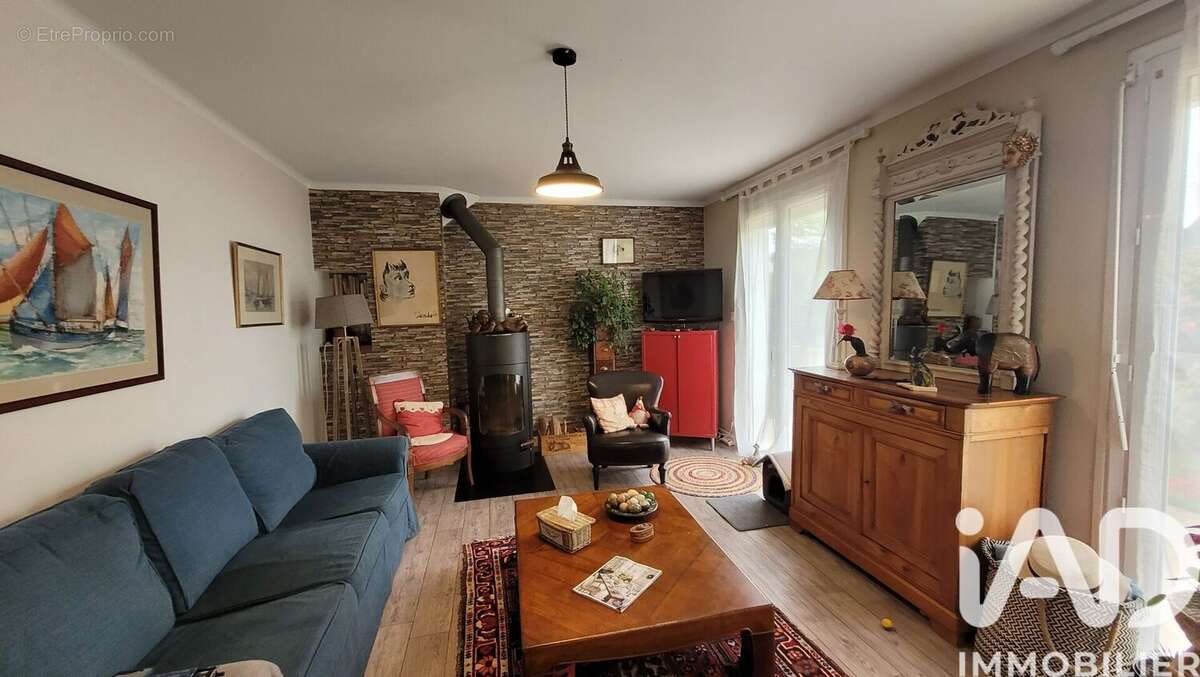 Photo 9 - Maison à CHATEAUNEUF-DU-FAOU