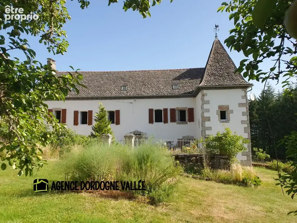 Propriété d'exception en xaintrie, 2,2 ha bois et prés attenants, dépendance ,trés bon état . - photo 14