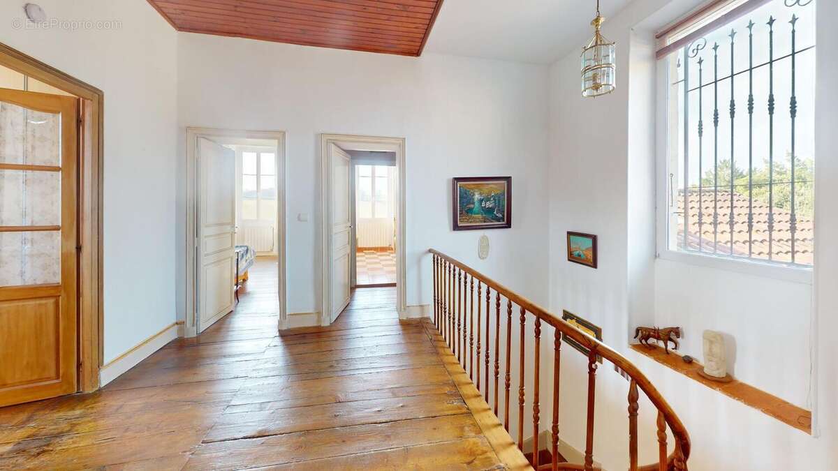 PALIER - Maison à VIC-FEZENSAC