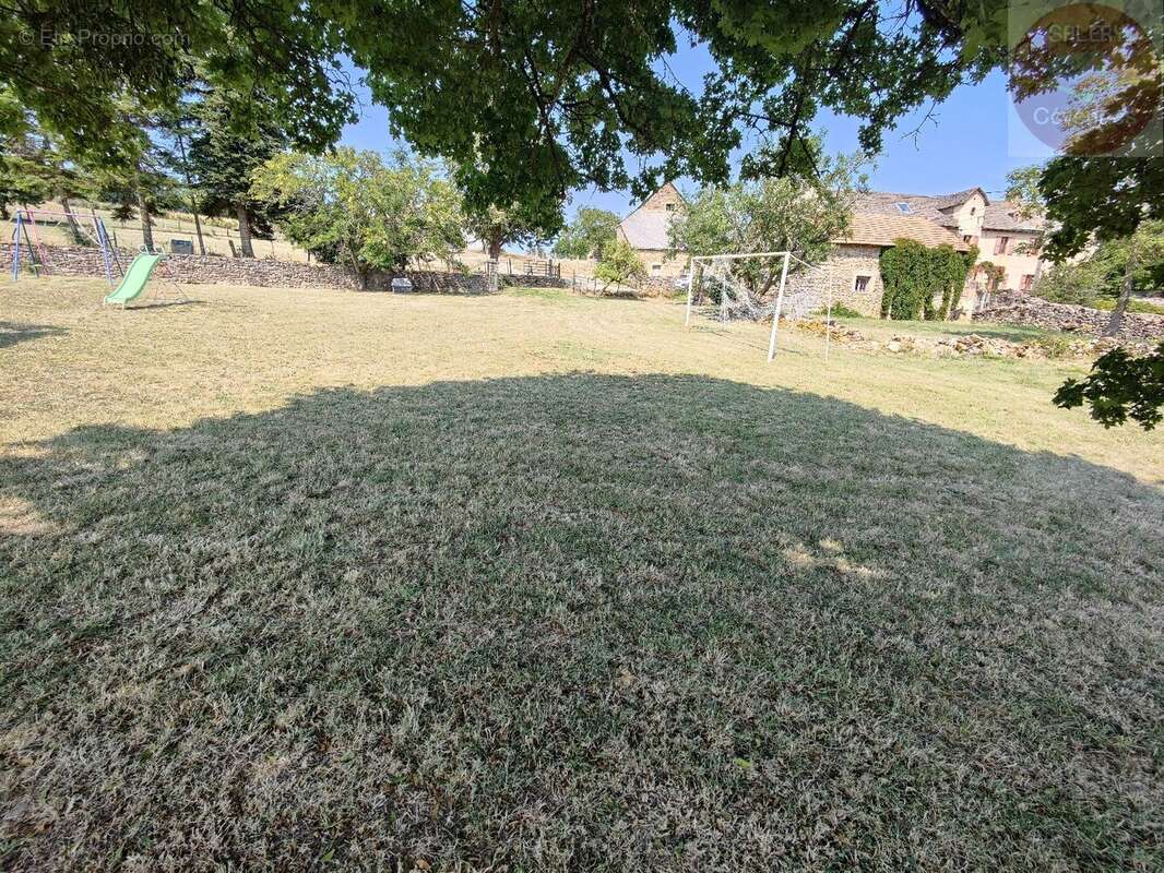 Terrain constructible 1009m² - photo 3