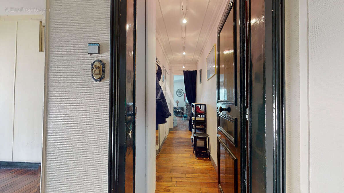 Appartement à CHARENTON-LE-PONT