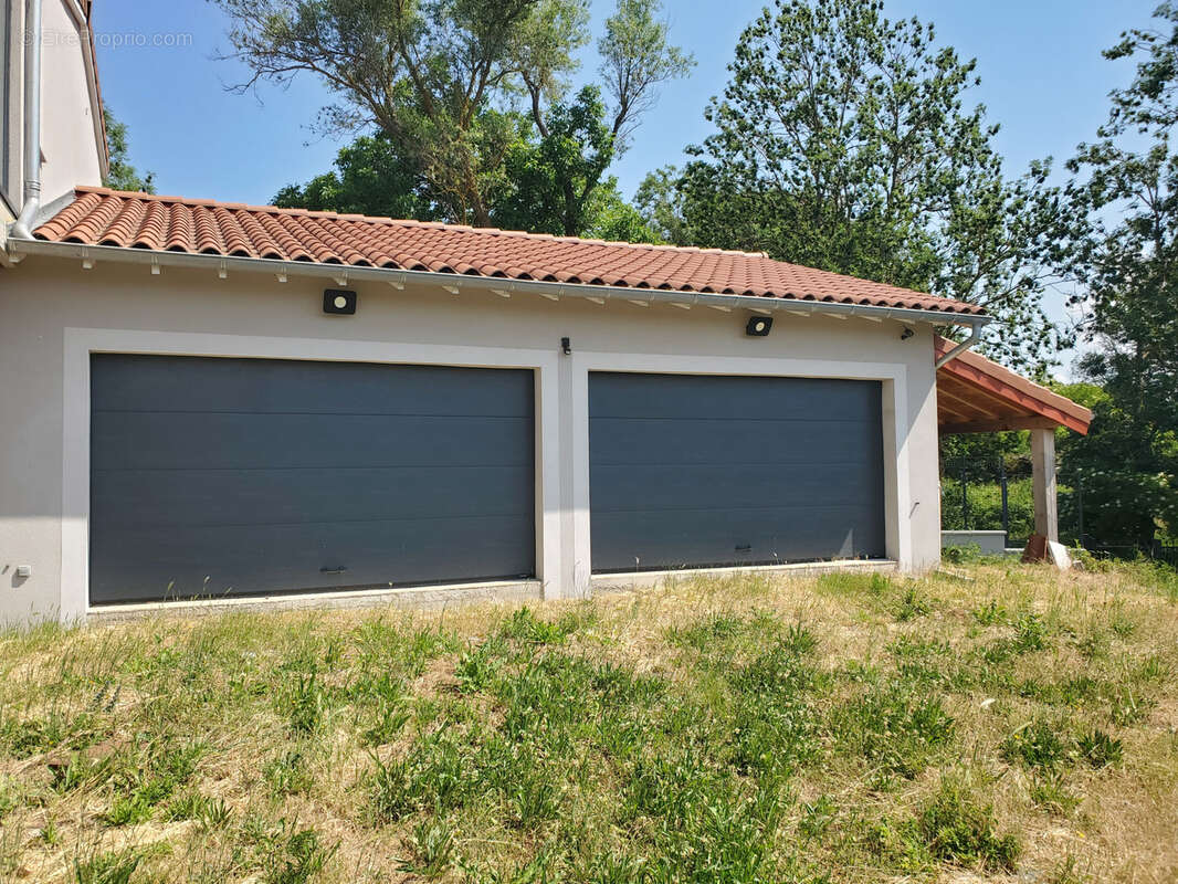 Maison en pierres en cours de rénovation - photo 3