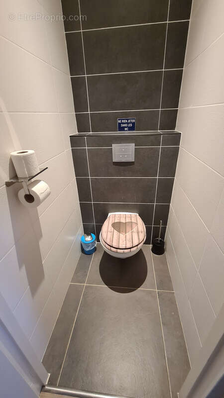 Commerce à GREOLIERES