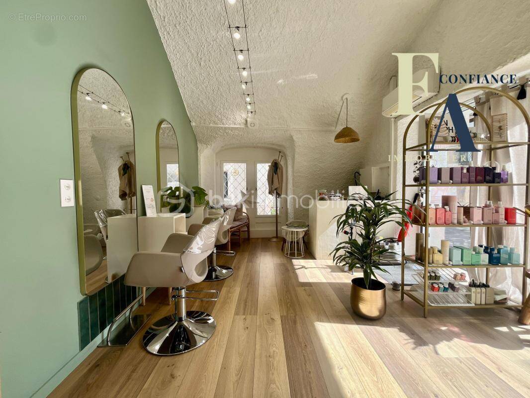 Commerce à COURNONTERRAL