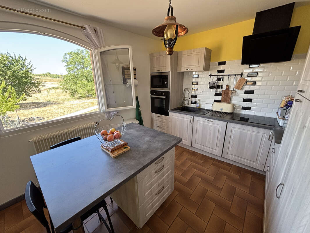 Vente maison ancienne - 3 chambres - terrain 2400m2 - les martres d'artiere 295 000 € - photo 2