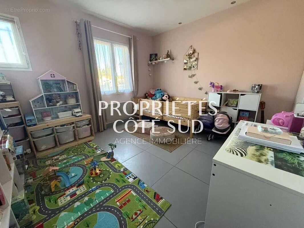 Maison à SAINT-VICTOR-LA-COSTE