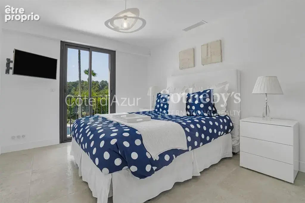 Mougins, villa contemporaine rénovée dans le domaine Les Parcs de Mougins - photo 17