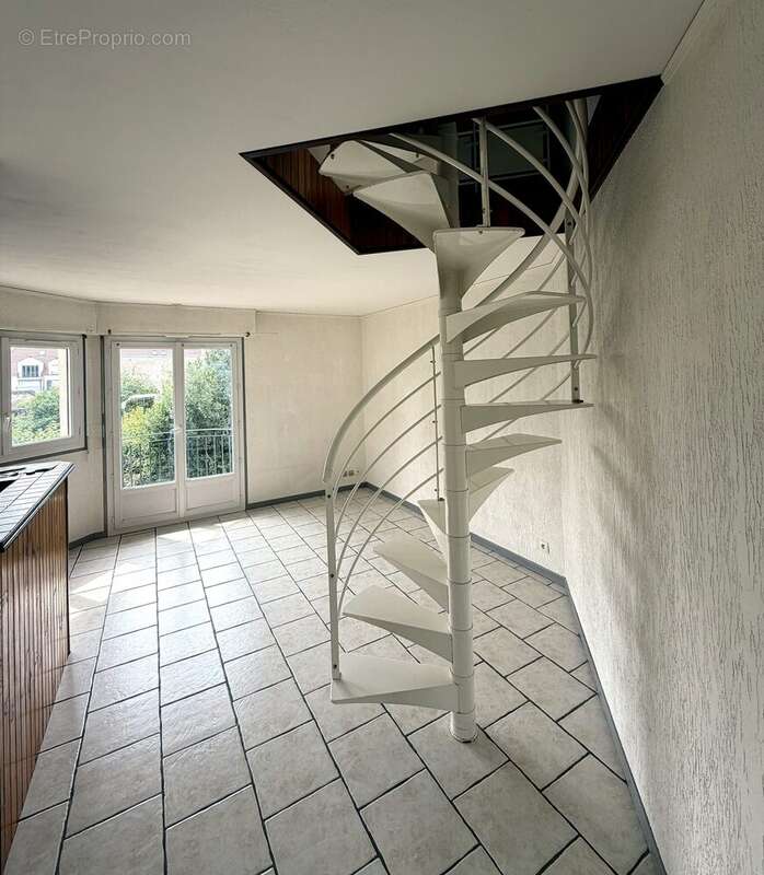 Appartement 45 m² à Mezy-Sur-Seine  - photo 2