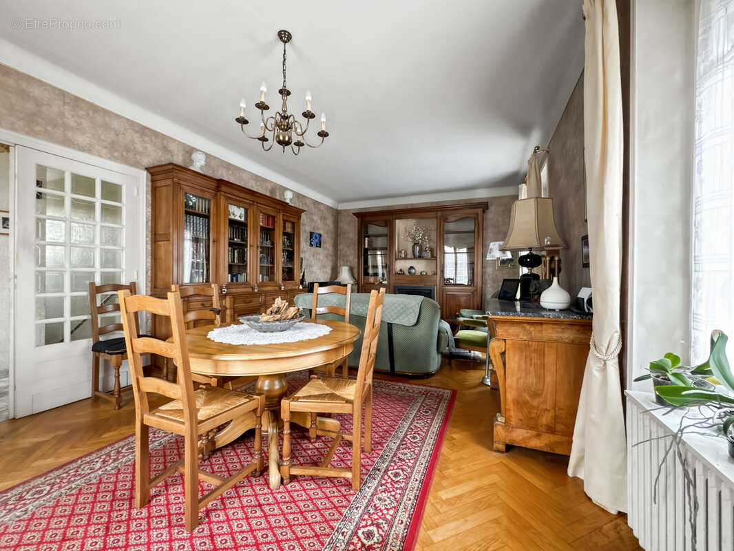 Maison à TREVOUX