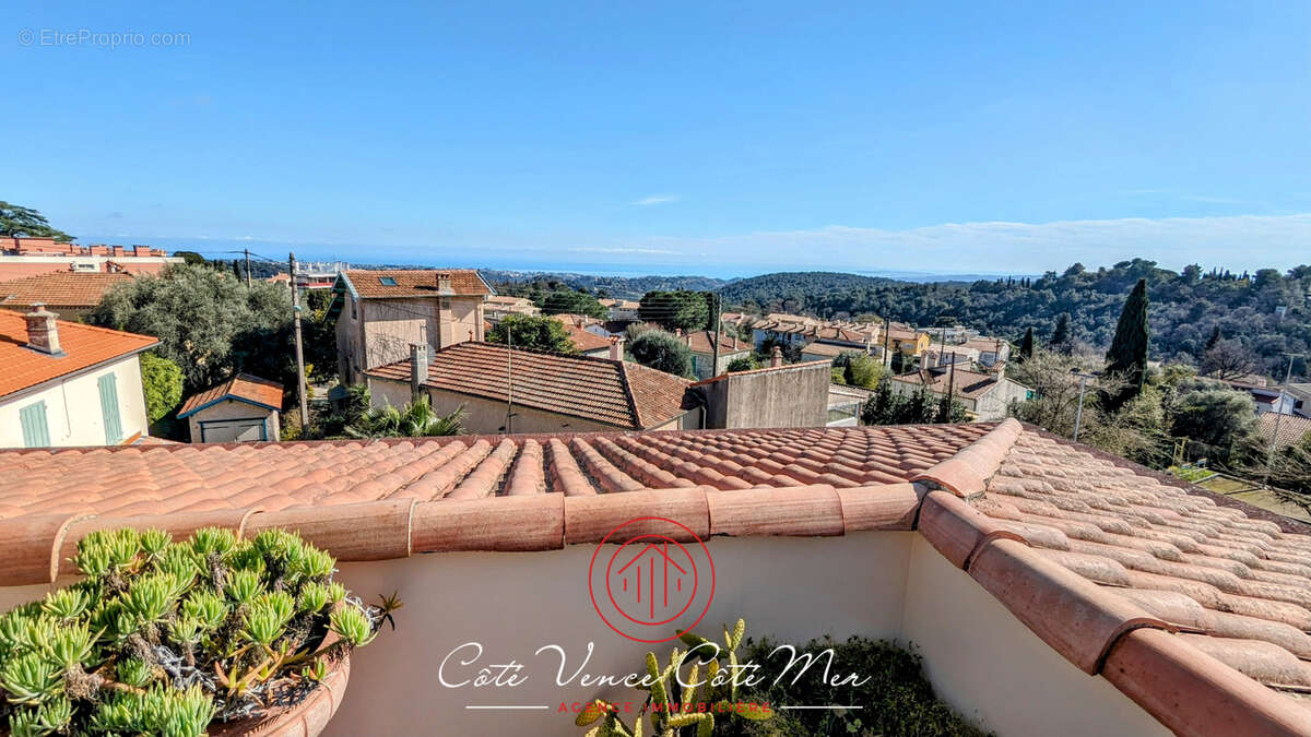 Vence   dernier étage   2 pièces avec toit-terrasse et vue mer panoramique - photo 26