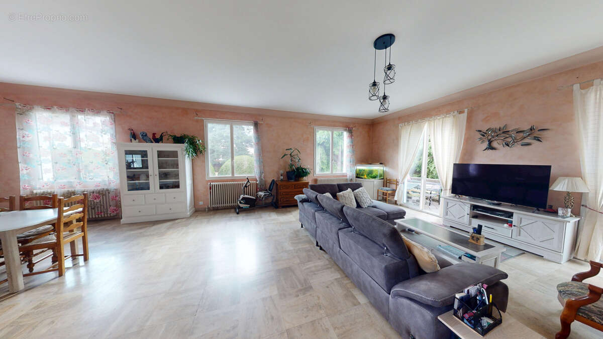 Maison sur sous sol complet et terrain attenant - photo 6