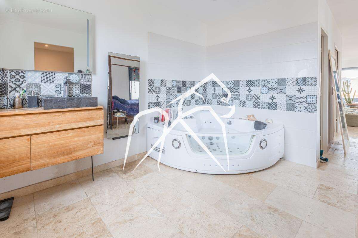 Maison à VILLENEUVE-LES-MAGUELONE