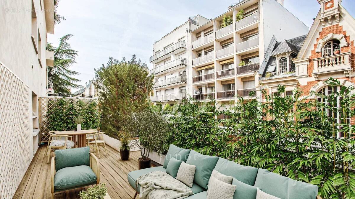 Appartement à PARIS-17E