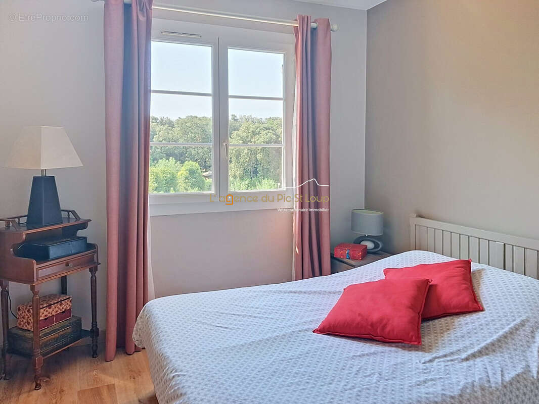Maison 160 m² à Saint-Gely-Du-Fesc  - photo 7