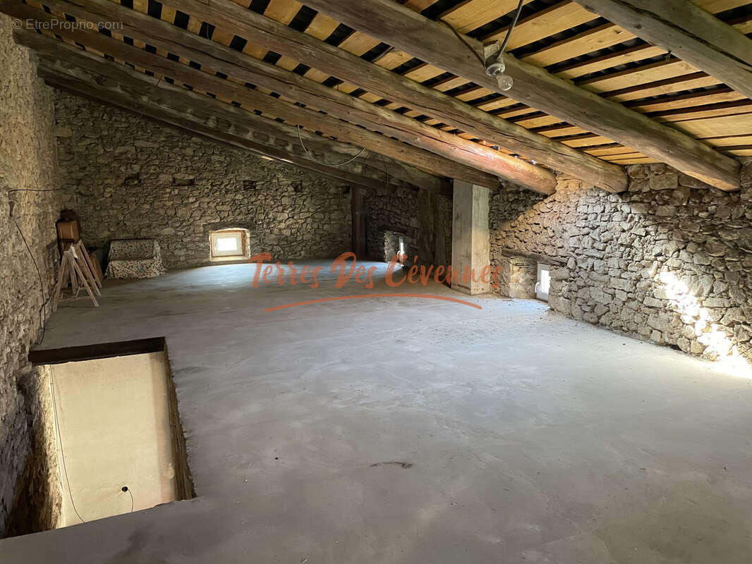 Maison de village avec cour. - photo 12