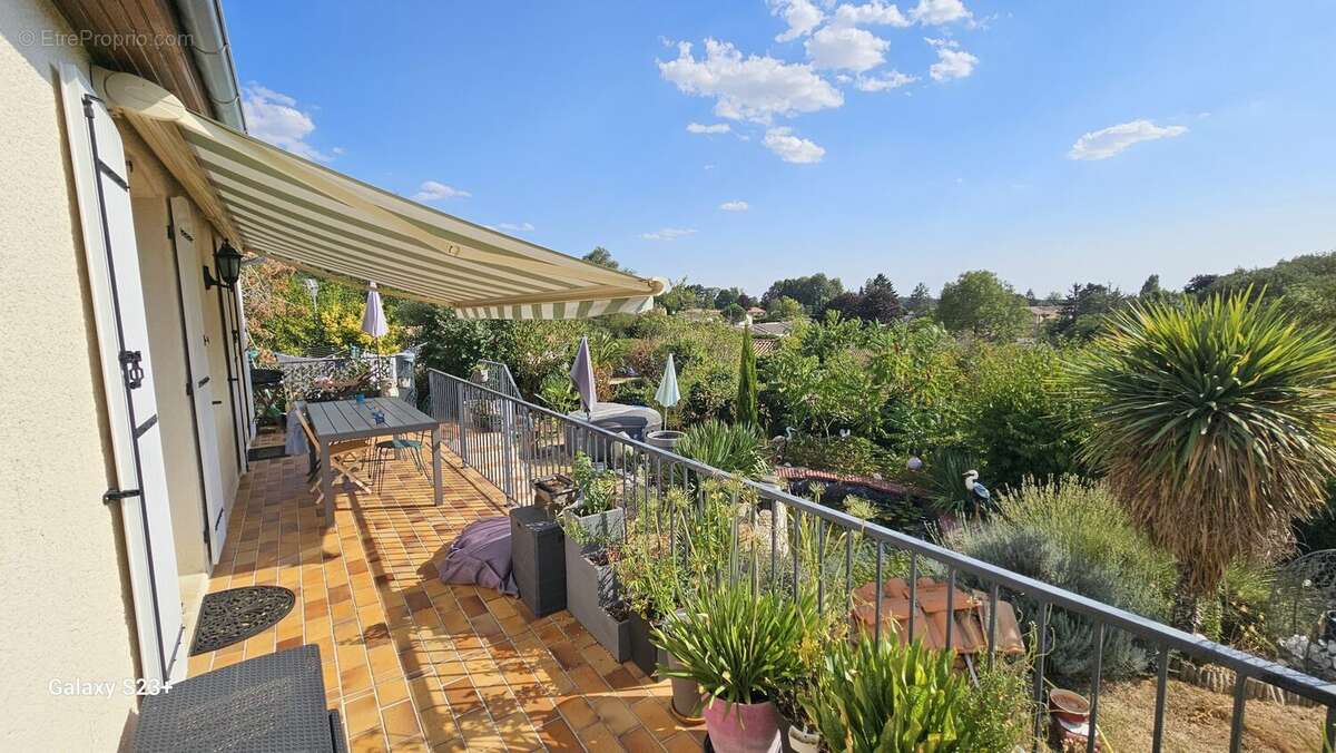 Maison 128 m² à Celles-Sur-Belle  - photo 3