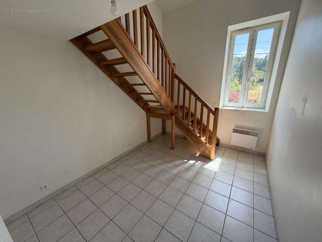 Appartement à THEZAN-DES-CORBIERES