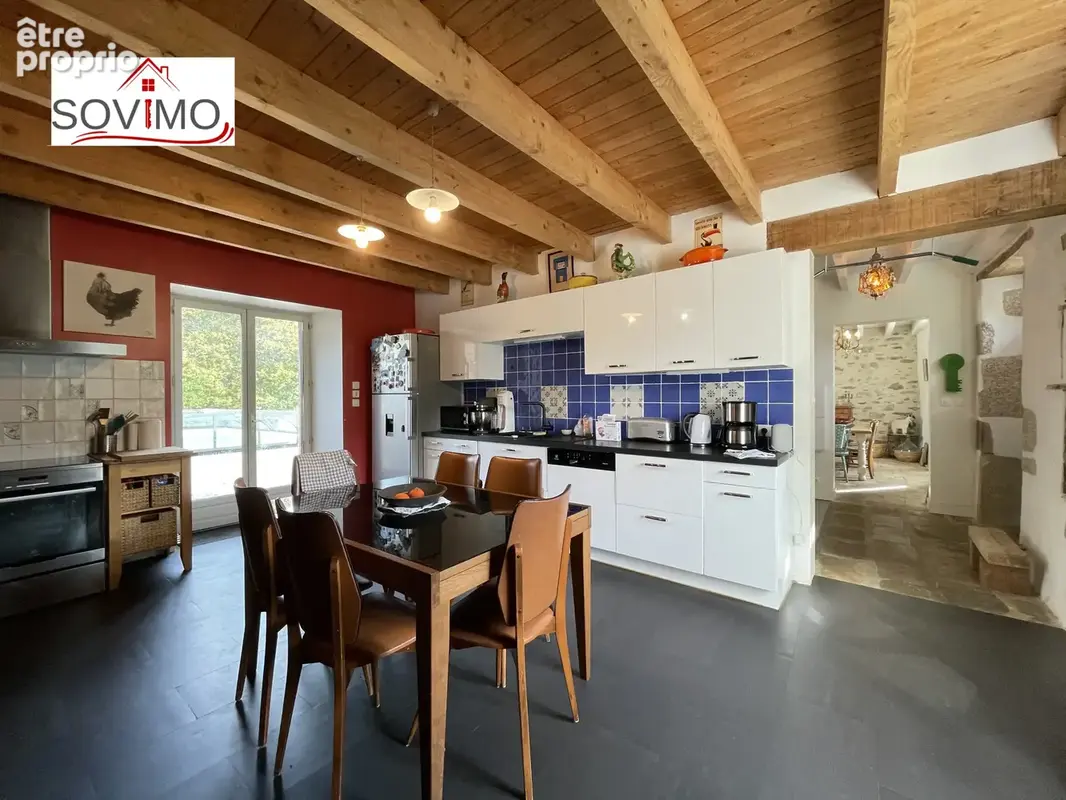 En campagne, belle maison charentaise indépendante en pierre, entièrement restaurée, sur 4800 m2 de terrain - photo 11