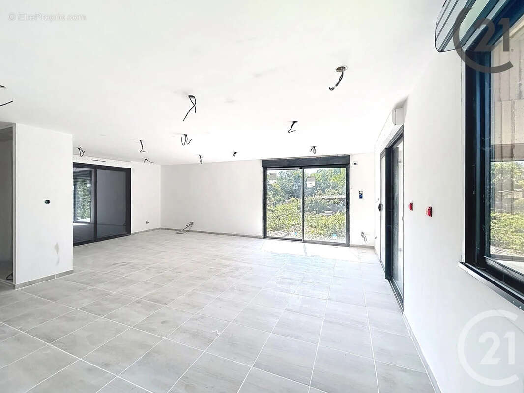 Maison à NEUFCHATEL-SUR-AISNE