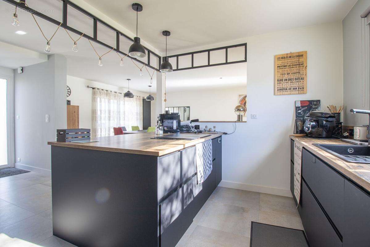 Maison à SAINT-SYLVAIN-D'ANJOU