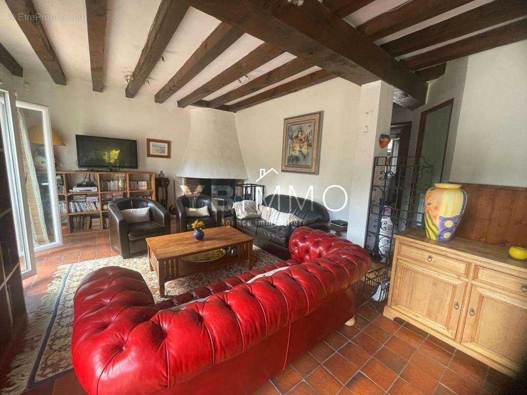 Maison à LA CELLE-LES-BORDES