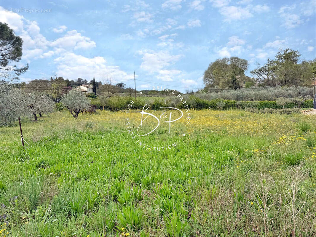 Terrain à SAINT-ANTONIN-DU-VAR