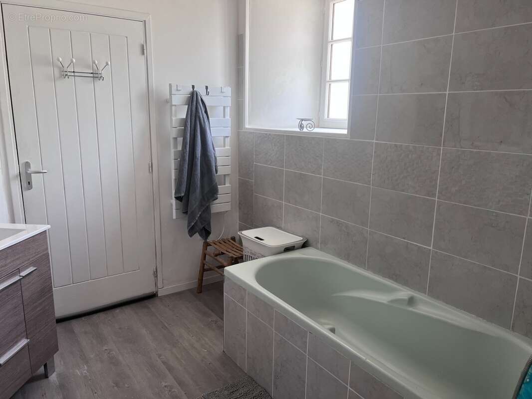 Maison à vendre 5 pièces VARZAY (17) avec piscine - photo 9