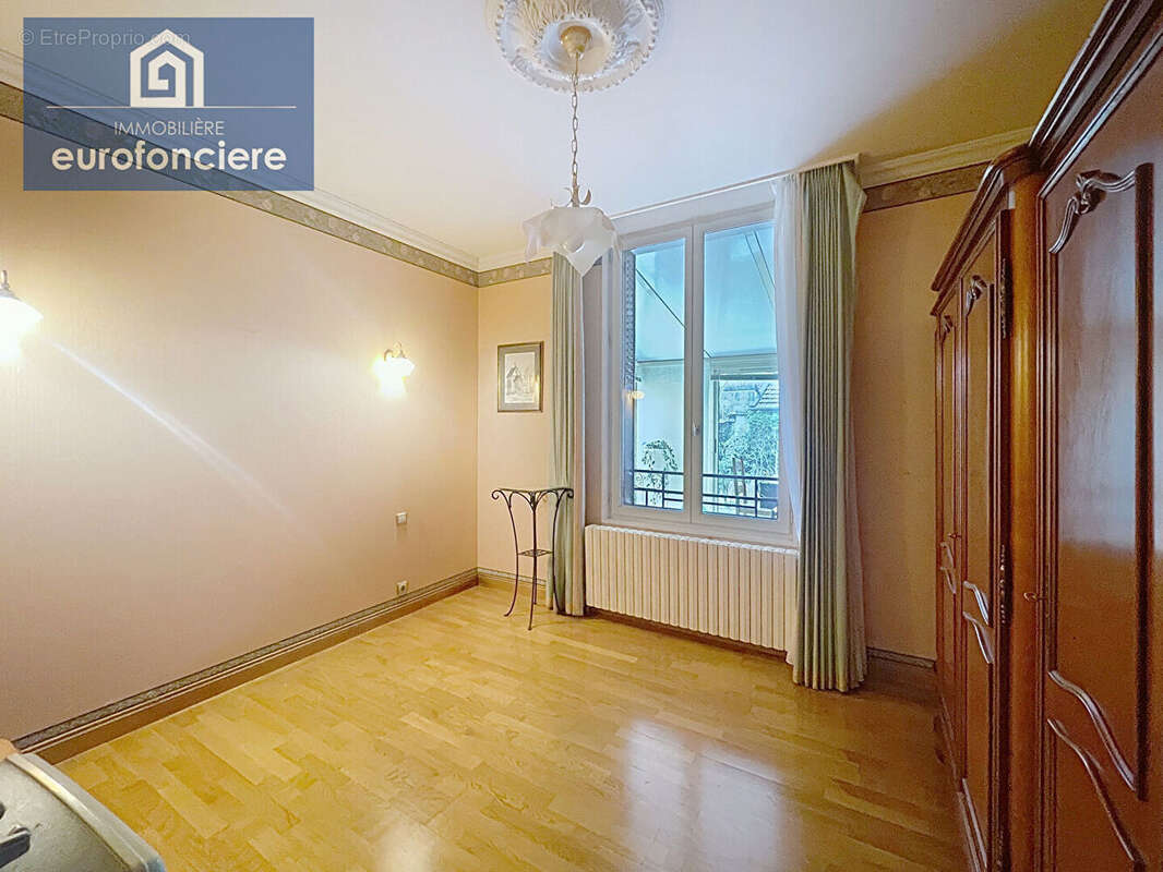 Maison à SAINT-JULIEN-LES-VILLAS