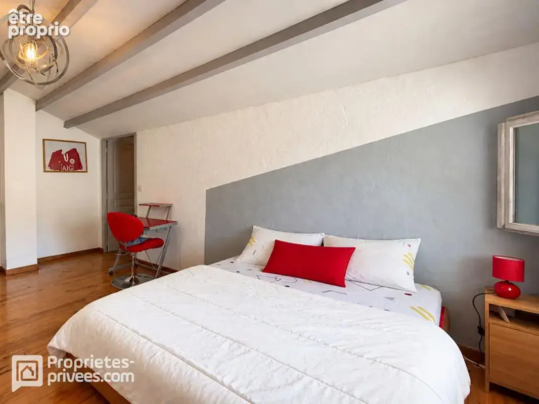 Mas en pierres de 216 m² avec 5 chambres - 3 dépendances aménagées - 1 grange de 106 m² - 1 atelier de 46 m² à ORANGE OUEST - 48 - photo 14