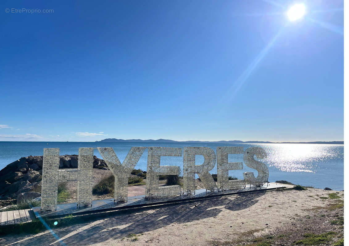Commerce à HYERES