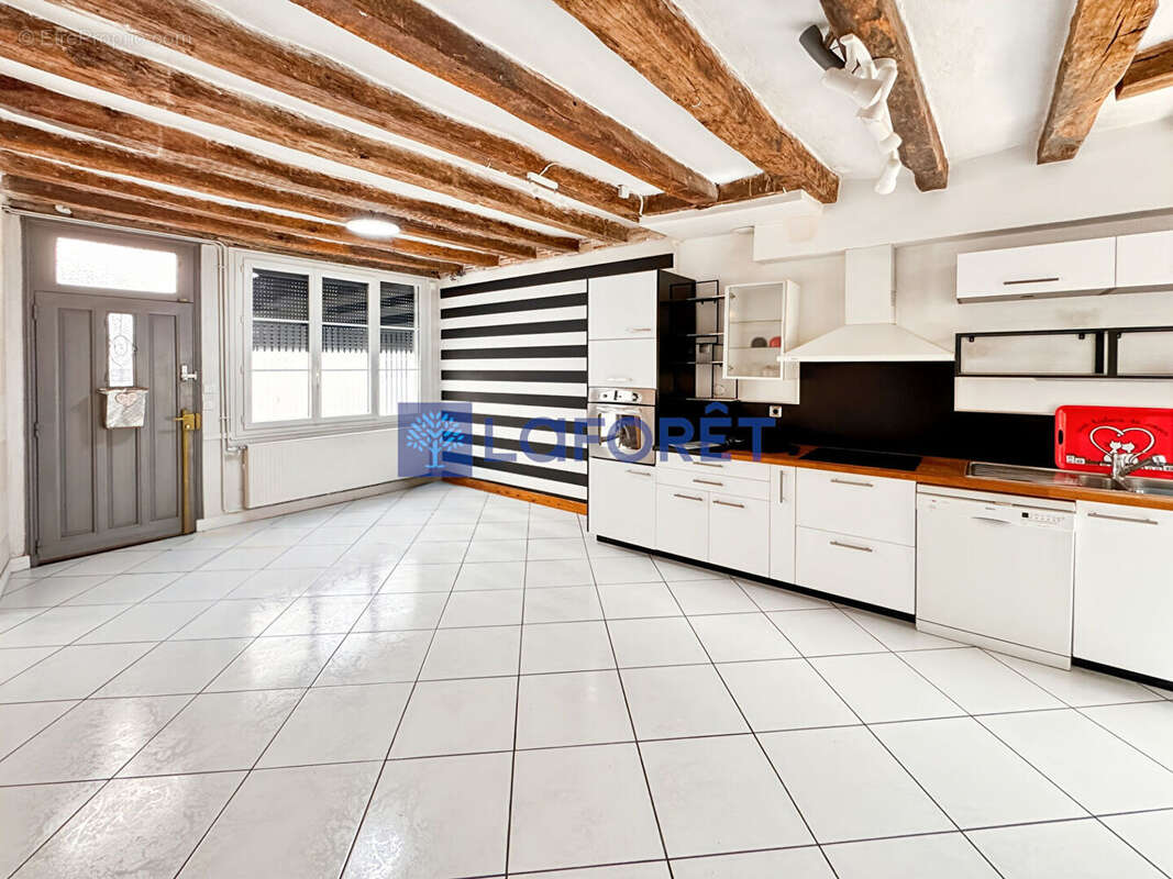 Maison à AZAY-LE-RIDEAU