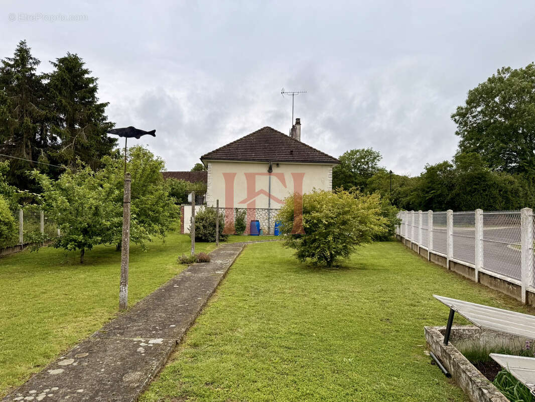 Maison à CLOYES-SUR-LE-LOIR