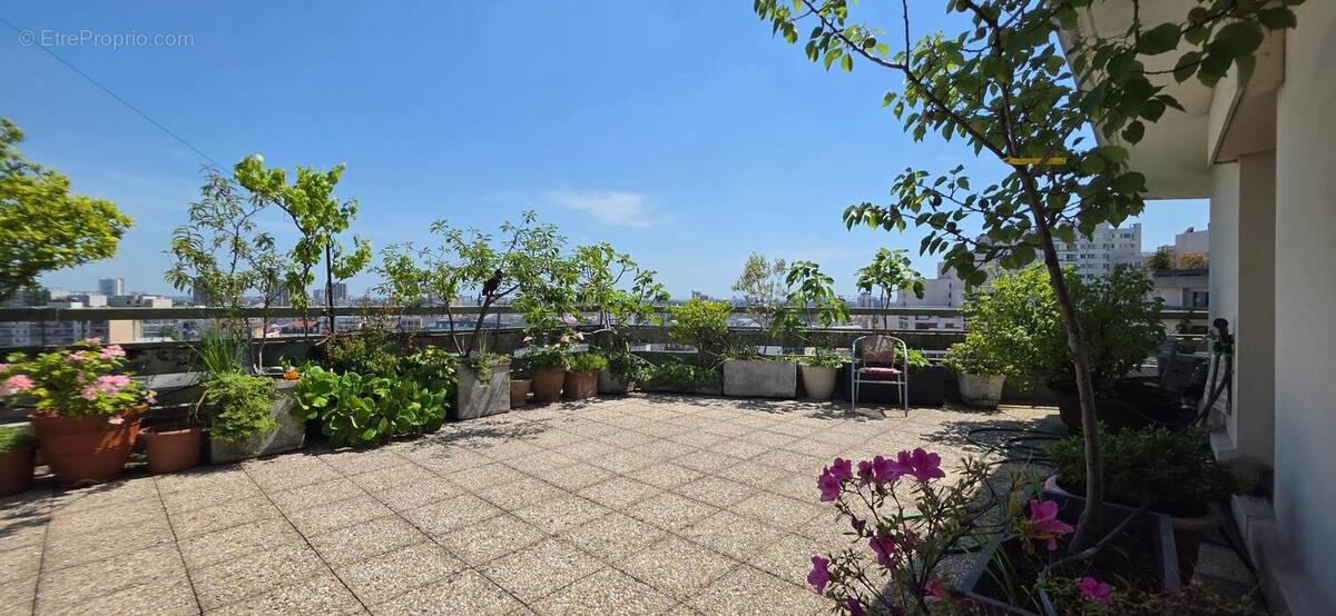 Photo 1 - Appartement à LES LILAS
