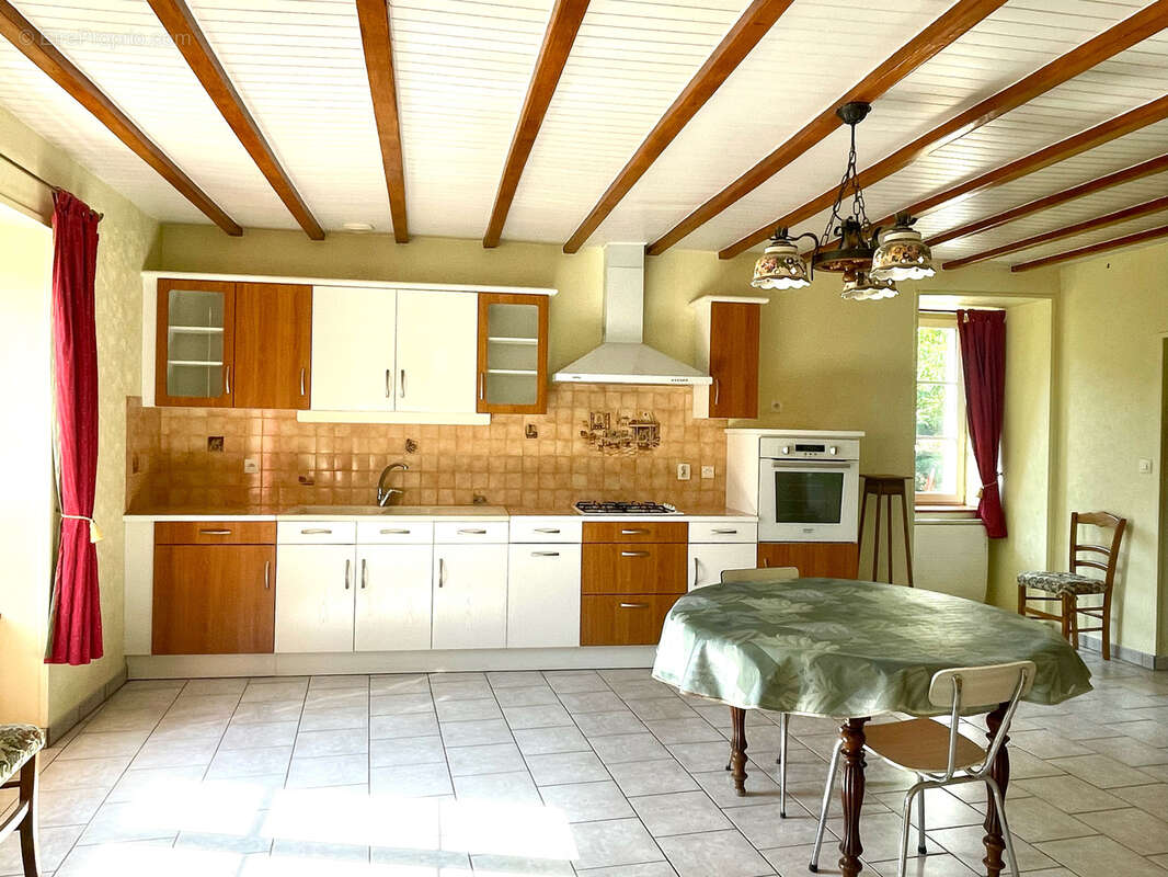 Fermette avec dependances - terrain 8402 m2 - photo 8