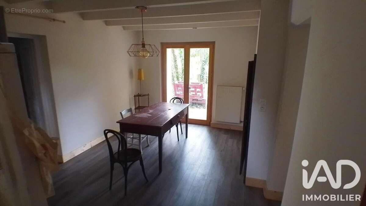 Maison 129 m² à Saint-Pierre-De-Curtille  - photo 2