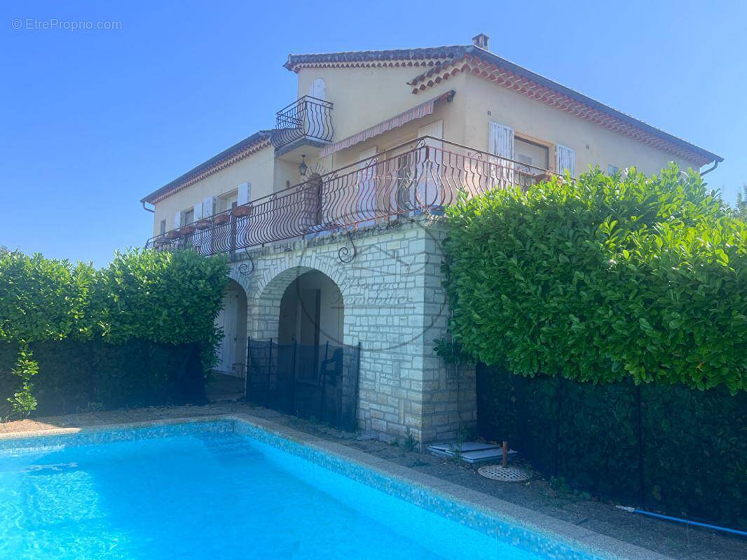 Maison à BARJAC