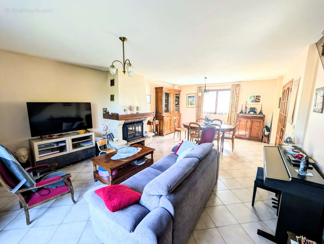 Maison à PARAY-VIEILLE-POSTE