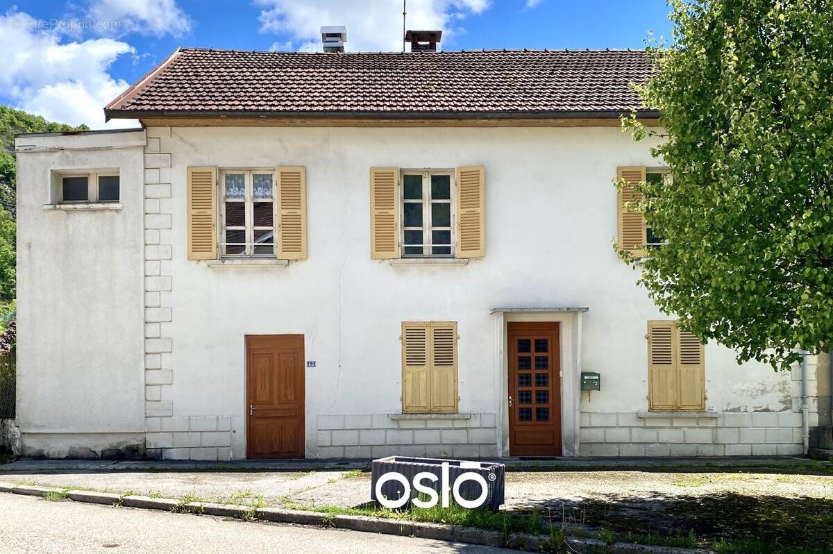 Maison à MOIRANS-EN-MONTAGNE