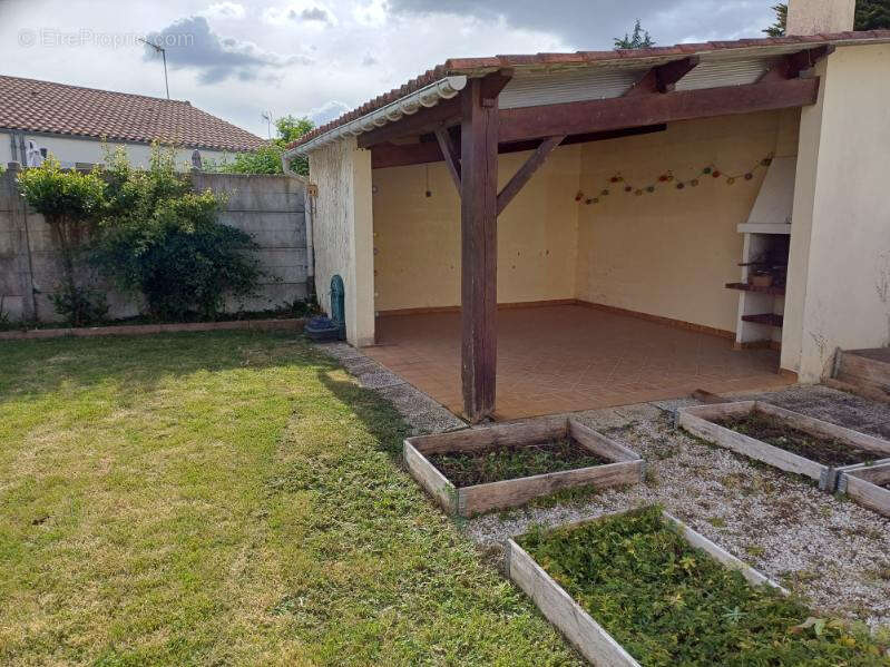 Maison à MAGNE