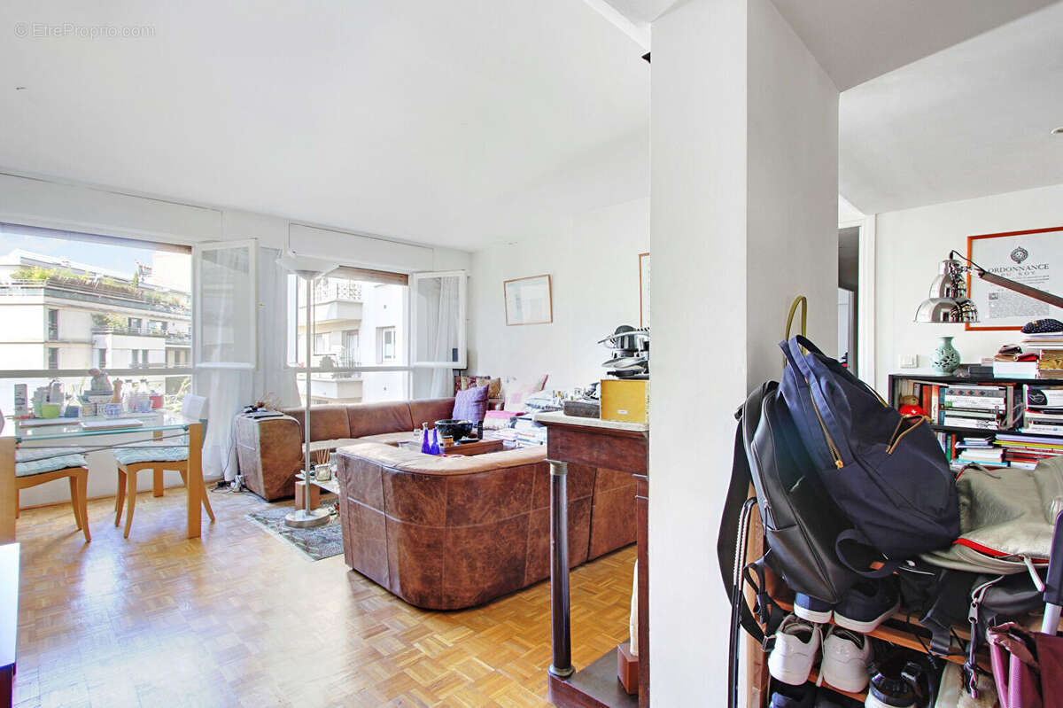 Appartement à PARIS-15E