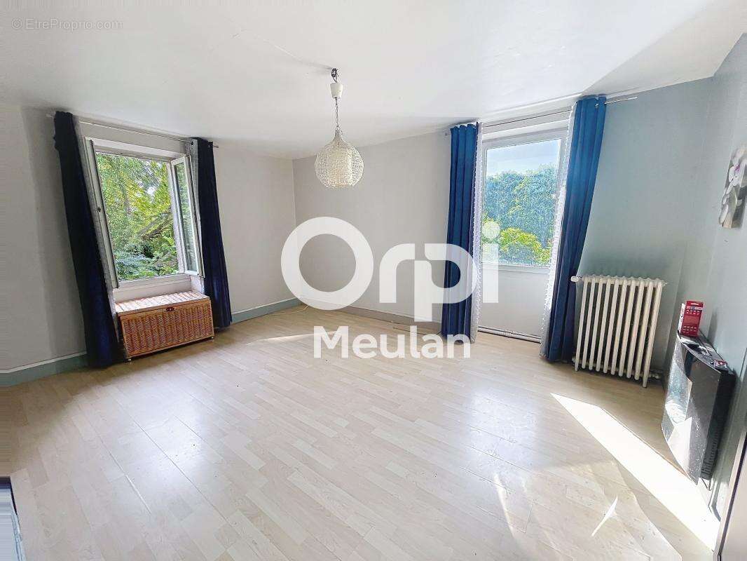 Appartement à SERAINCOURT