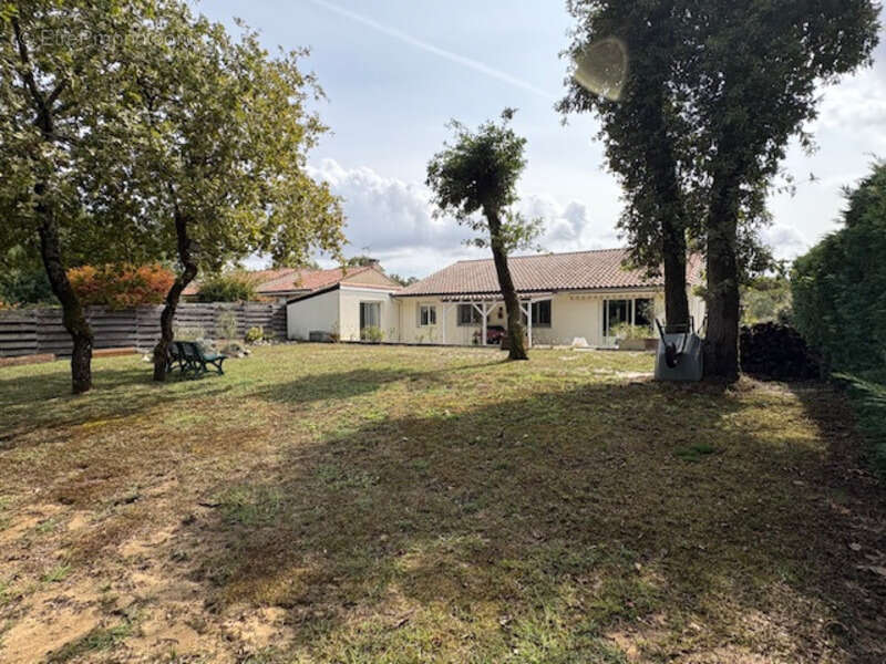 Maison à LE HAILLAN