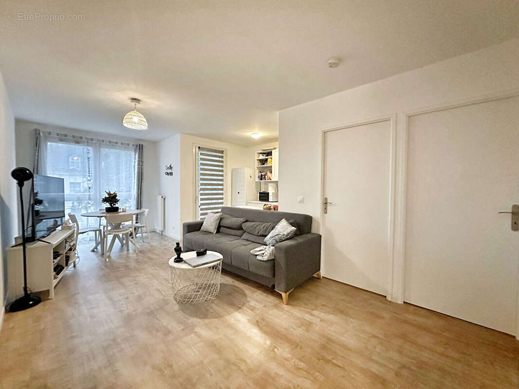 Appartement à CORBEIL-ESSONNES