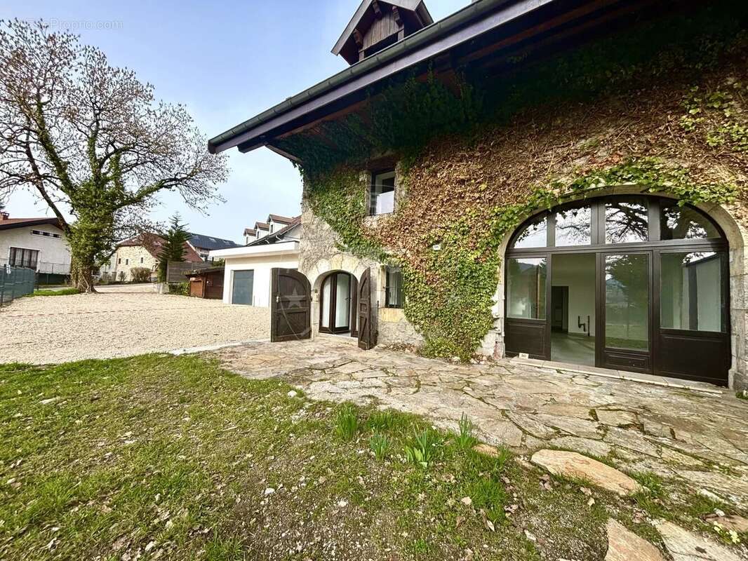 Maison à VILLY-LE-PELLOUX
