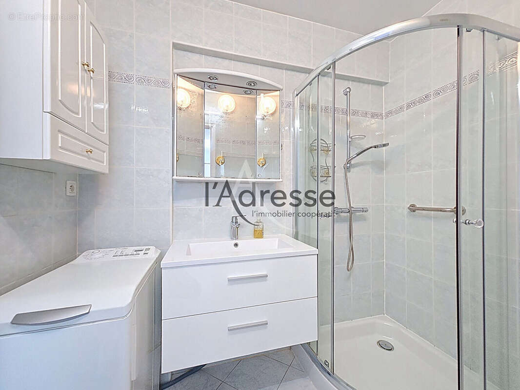 Appartement Lumineux T2 traversant ! - photo 7