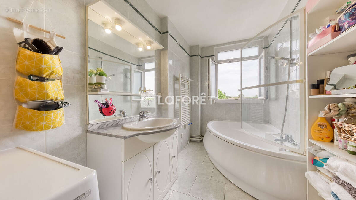 Appartement à SAINT-MAUR-DES-FOSSES